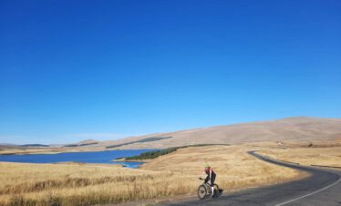 Bicycle tour cycling trip bike tour MTB mountain bike journey Georgia Tbilisi Batumi Caucasus road landscape Tsalka Paravani Vardzia Borjomi Abastumani Guria Black Sea Kaukasus-Reisen small group individual book proposal route guide