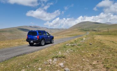 Self-drive tour Georgia and Armenia. A pre-planned self-drive tour of Georgia and Armenia of 14 days. We plan and organize your trip route including guides, rental cars and selected hotels and typical inns of both countries to the most beautiful destinations in Georgia and Armenia, such as Tbilisi, Mtskheta, Signaghi, Telavi, Lagodekhi, Kvareli, Stepantsminda, Jermuk, Yerevan, Dilijan, Tatev, Ararat, Khor Virap, Geghard, Garni, Etchmiadzin, Gyumri, Vanadzor.