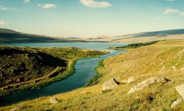 Bicycle tour cycling trip bike tour MTB mountain bike journey Georgia Tbilisi Batumi Caucasus road landscape Tsalka Paravani Vardzia Borjomi Abastumani Guria Black Sea Kaukasus-Reisen small group individual book proposal route guide