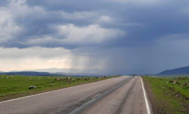 Bicycle tour cycling trip bike tour MTB mountain bike journey Georgia Tbilisi Batumi Caucasus road landscape Tsalka Paravani Vardzia Borjomi Abastumani Guria Black Sea Kaukasus-Reisen small group individual book proposal route guide