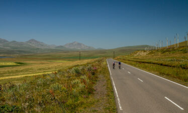 Bicycle tour cycling trip bike tour MTB mountain bike journey Georgia Tbilisi Batumi Caucasus road landscape Tsalka Paravani Vardzia Borjomi Abastumani Guria Black Sea Kaukasus-Reisen small group individual book proposal route guide