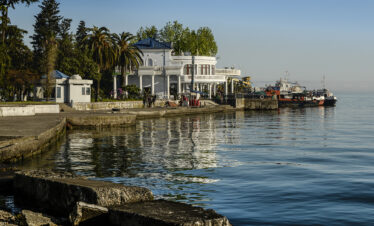 Bicycle tour cycling trip bike tour MTB mountain bike journey Georgia Tbilisi Batumi Caucasus road landscape Tsalka Paravani Vardzia Borjomi Abastumani Guria Black Sea Kaukasus-Reisen small group individual book proposal route guide