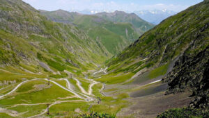 Serpentine dirt road of Abano Pass leading into the Tusheti mountains, Georgia. Photo: Heiner Buhr
